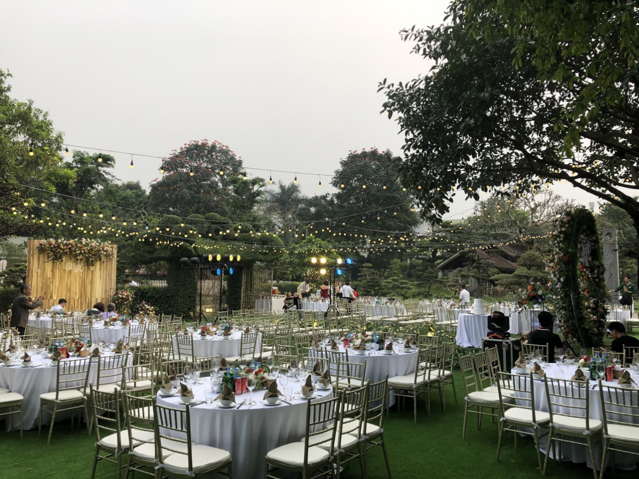 Đám cưới hai bạn Việt - Hương