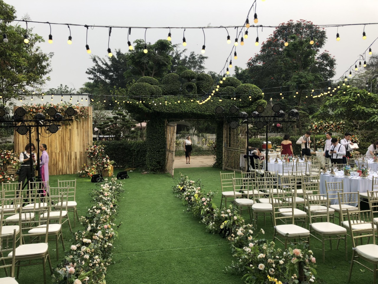 Đám cưới hai bạn Việt - Hương