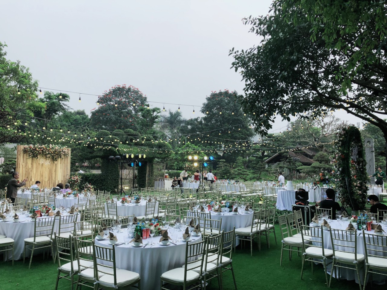 Đám cưới hai bạn Việt - Hương