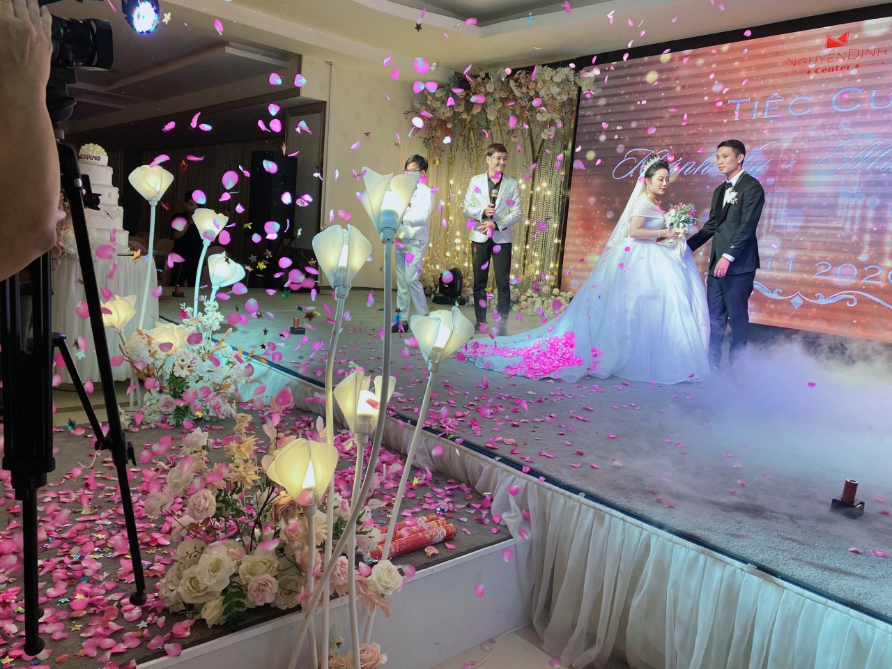 Đám cưới hai bạn Ly Dũng