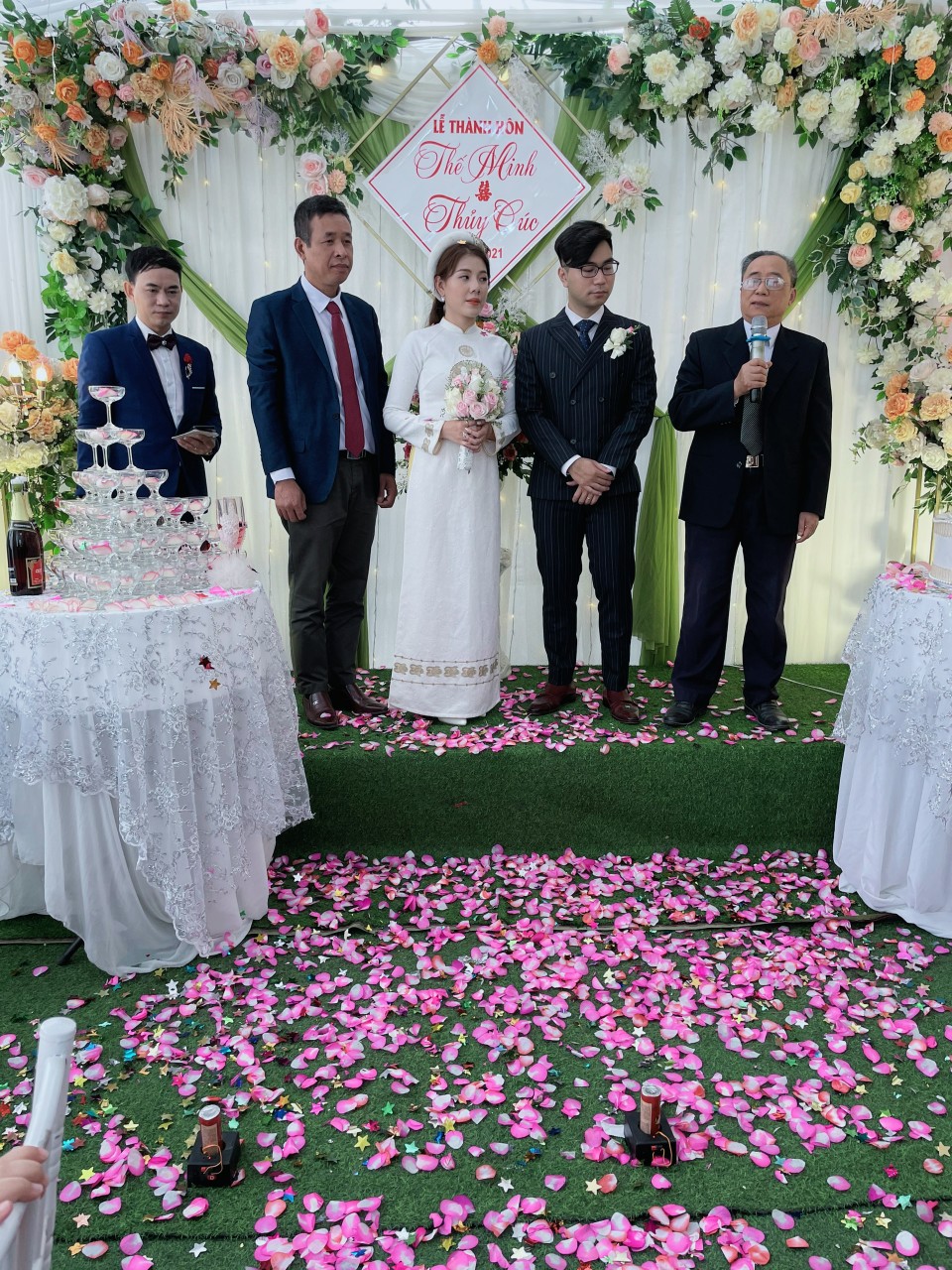 Đám cưới hai bạn Minh Cúc