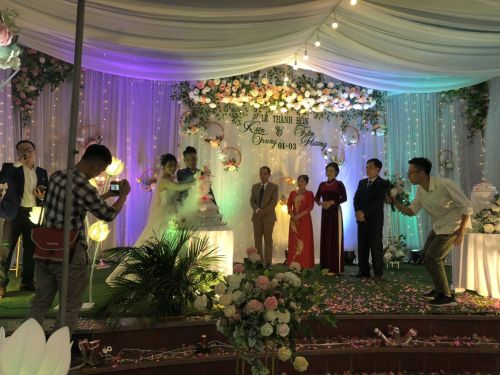 Đám cưới hai bạn Trung Hương